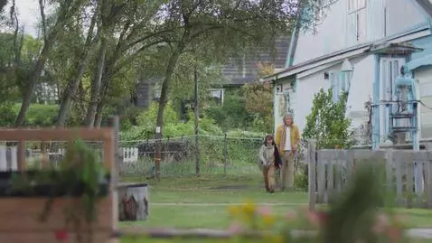 AI Video from prompt: улитка летает