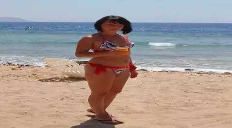 AI Video from prompt: шаг вперед и руки в стороны