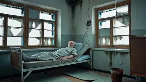 AI Video from prompt: Высокодетализированное видео в стиле социального