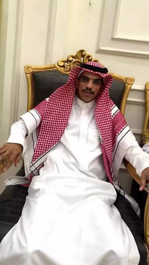 AI Video from prompt: Hi my name is raef