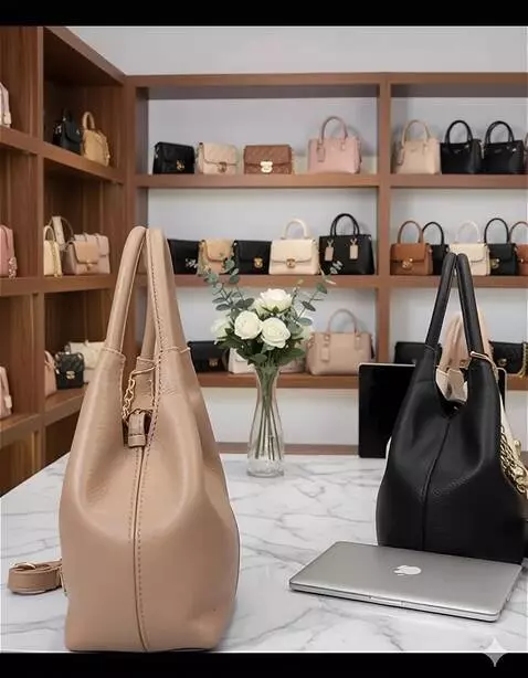 AI Video from prompt: Jadikan produk seperti direview diarahkan ke kam