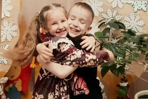 AI Video from prompt: They look at us and smile.