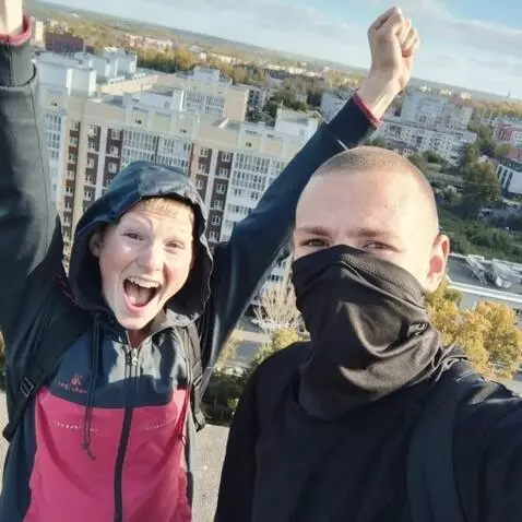 AI Video from prompt: Ааа чоп бежит валим