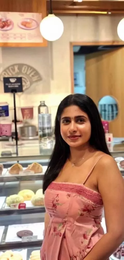 AI Video from prompt: Lick her armpit