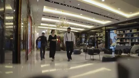 AI Video from prompt: Герой Буба из мультфильма booba прибегает в мага