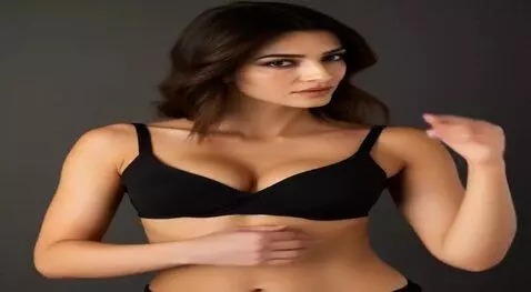 AI Video from prompt: indian old man licking armpit