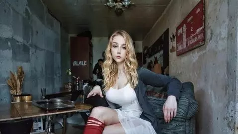 AI Video from prompt: A pretty young woman is a fantastically powerful