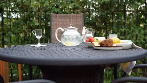 AI Video from prompt: 8:54 PM You sent Я монтирую видео для магазина i