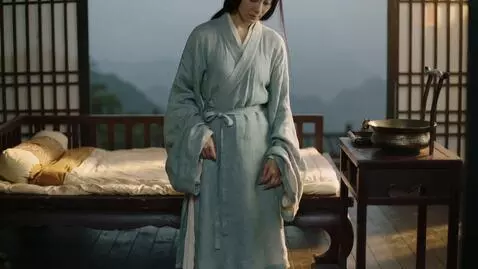 AI Video from prompt: I need a chinese ancient woman in her bedroom re