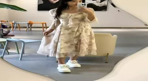 AI Video from prompt: When she turned around and lifted her skirt, she