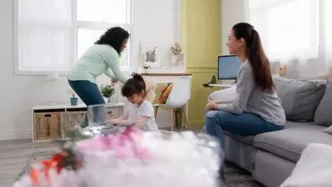 AI Video from prompt: Камера показывает  окружение, которое не мотивир