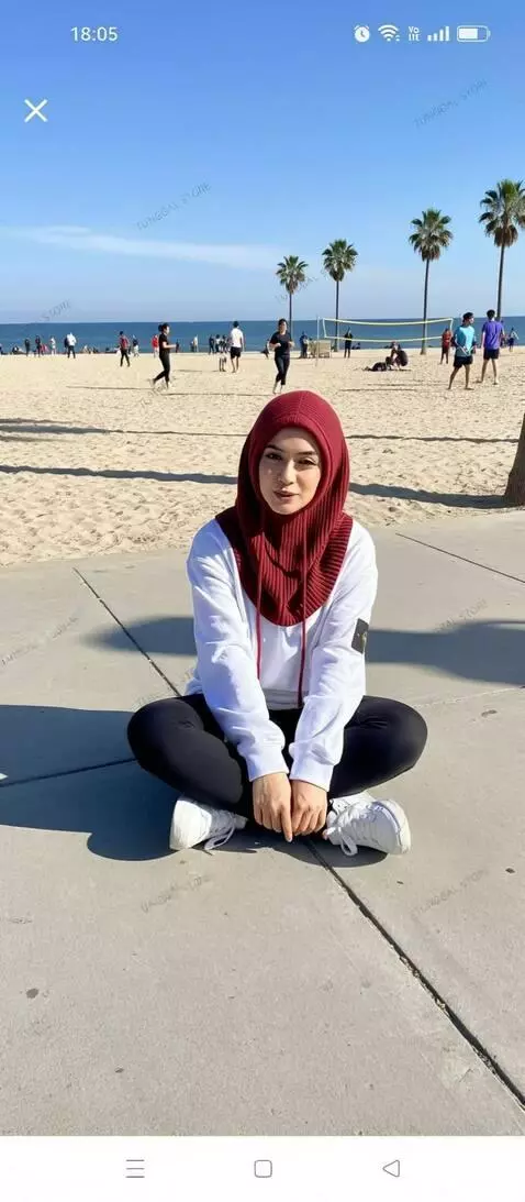 AI Video from prompt: seorang wanita melihat kekiri dan kekanan sambil