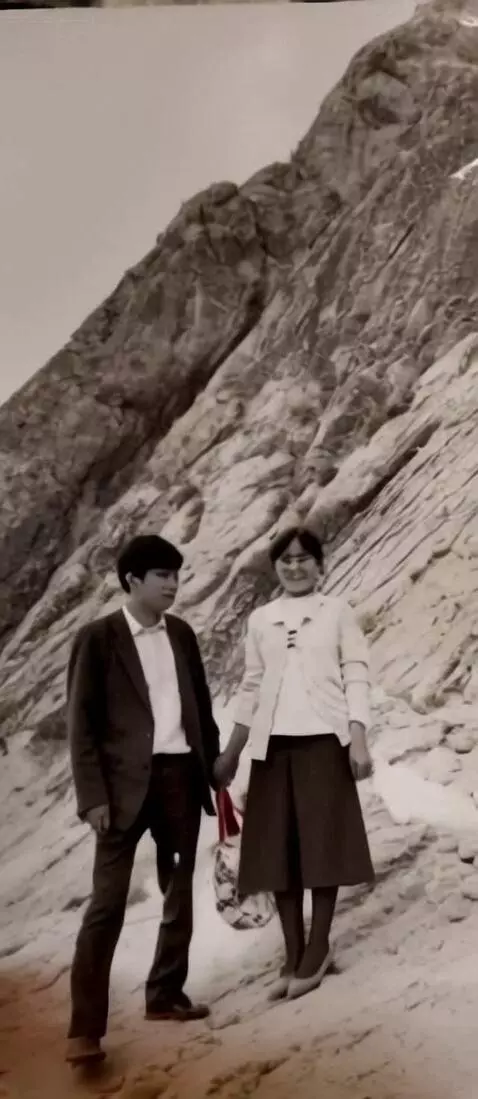 AI Video from prompt: The man looks at the woman with a gentle smile, 