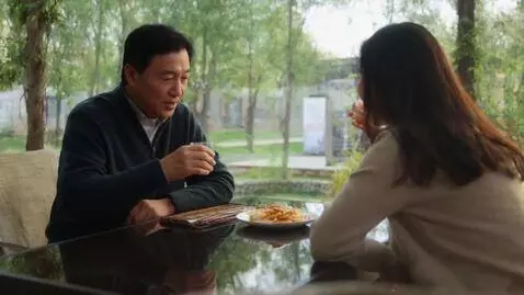 AI Video from prompt: Adegan romantis pria gay berusia 40 tahun Asia A