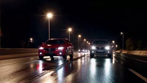 AI Video from prompt: Реалистичная фотография: знаменитый красный гоно