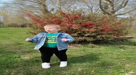 AI Video from prompt: Boy dancing rap
