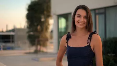 AI Video from prompt: a.full.young beautiful woman woman happy playful