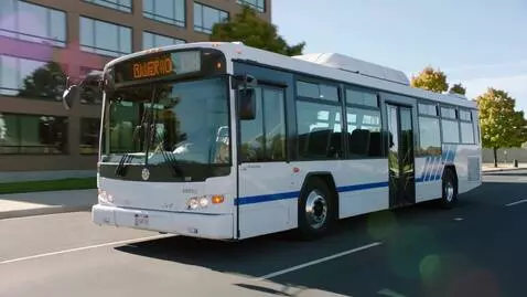 AI Video from prompt: автобус едет по дороге