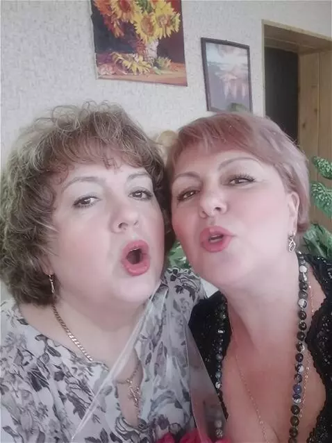 AI Video from prompt: Сестры, Олег Умарджанович привет и делают воздуш