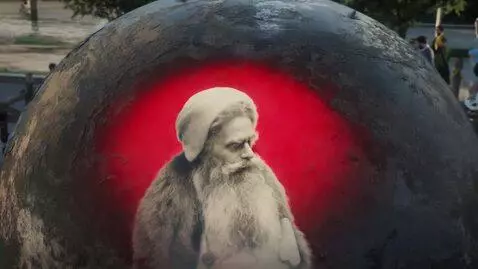 AI Video from prompt: Пони коммунисты маршируют по планете. Карта закр