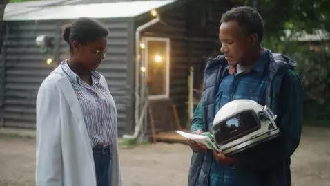 AI Video from prompt: lisa thelandstronaut going to space