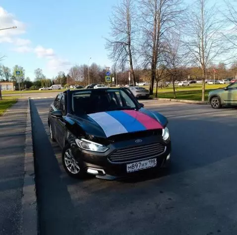 AI Video from prompt: A realistic video of a Ford transforming into a 