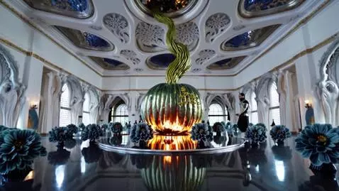 AI Video from prompt: A hyper-detailed cinematic masterpiece of a surr