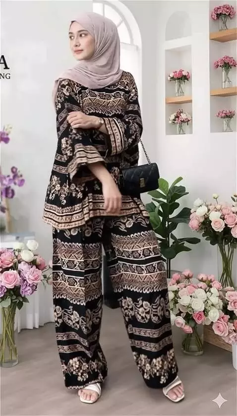 AI Video from prompt: Review tshirt