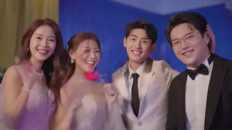 AI Video from prompt: Several idols: Felix, Jimin, and Jungkook, sing 