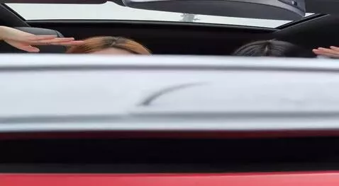 AI Video from prompt: kiss dance jump