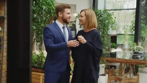 AI Video from prompt: Предложите товары миллионам покупателей.... С по