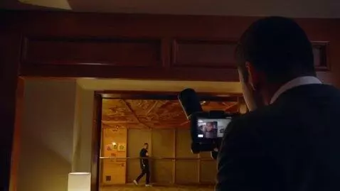 AI Video from prompt: T2x2 goes to Ozone and says where is my shawarma