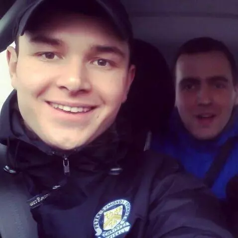 AI Video from prompt: Передает привет и говорит что я жив