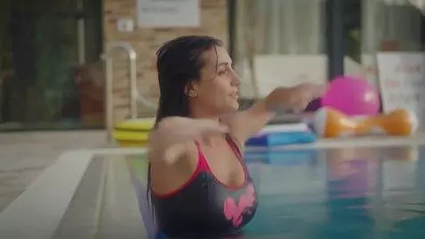AI Video from prompt: Aqua Fitness Kapali havuzda Sadece kadınlara öze