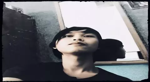 AI Video from prompt: Smile and singing