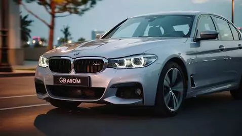 AI Video from prompt: с треком LOPASOV белый бумер, нужно сделать крас