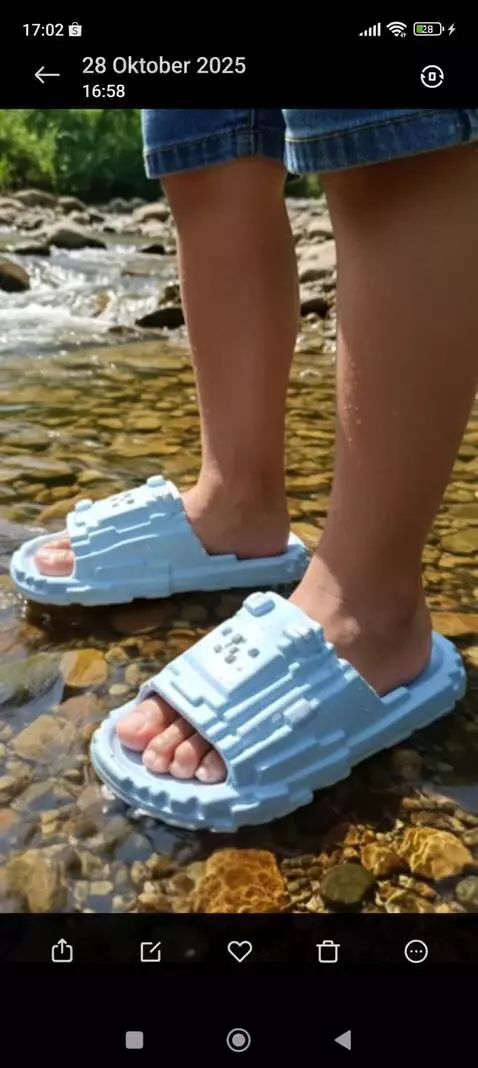 AI Video from prompt: Buat model sedang memperagakan sandal yang sedan