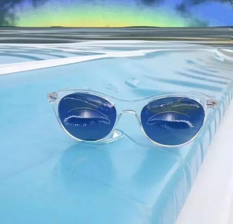 AI Video from prompt: Create animation to this photography when eyes c