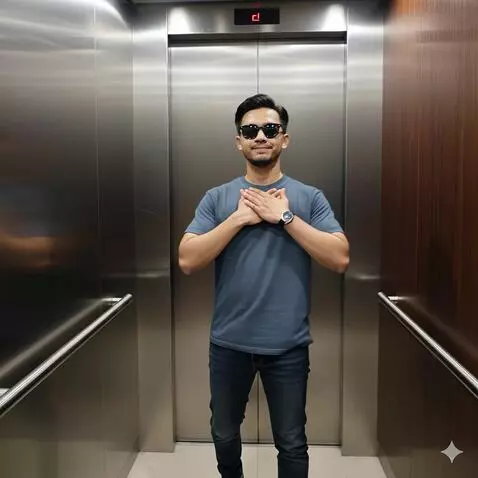 AI Video from prompt: Pria ini berdiri dan mundur kebelakang. Tanggann