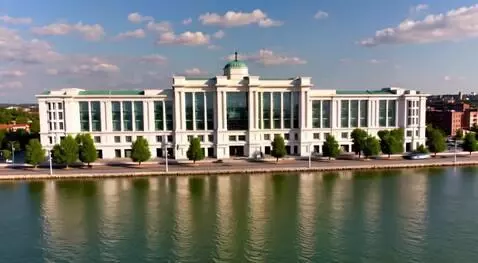 AI Video from prompt: Панорама мегаполиса «БиоПолис‑7». Здания из полу