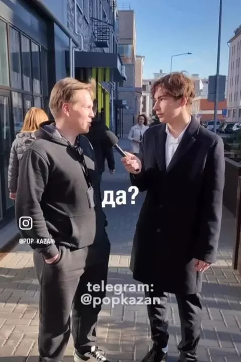 AI Video from prompt: Нужно, чтобы интервьюер спросил, а кто колхозник