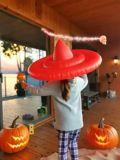 AI Video from prompt: Hyperrealistic 5-second video in the style of Gu