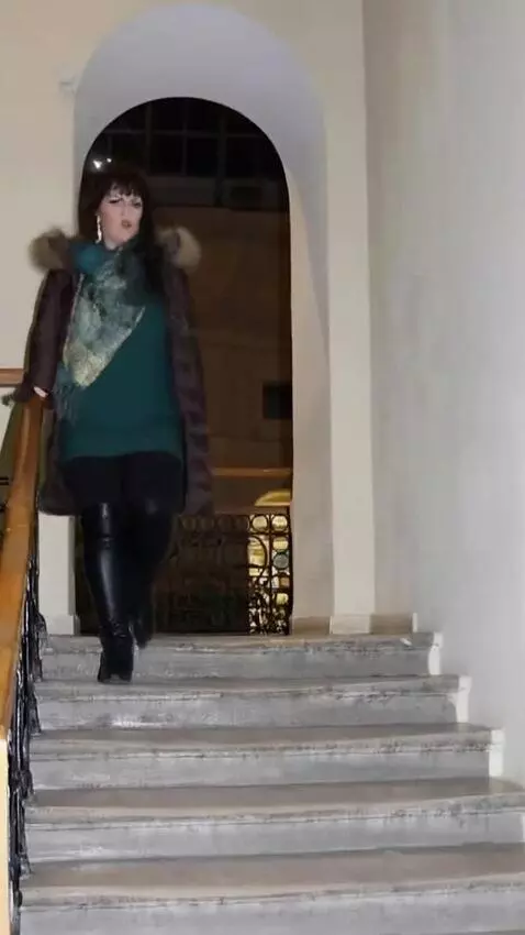 AI Video from prompt: woman downstairs