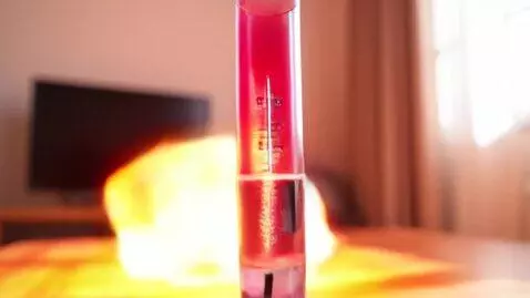 AI Video from prompt: A thermometer starts at +15 degrees Celsius, sho