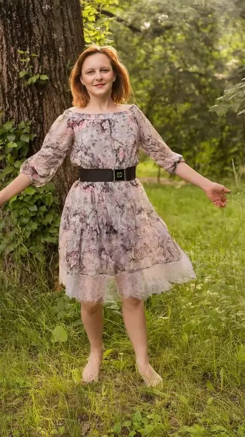 AI Video from prompt: There were already many small pieces of glass on