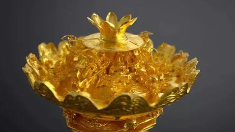 AI Video from prompt: Create a video of an intricately designed golden