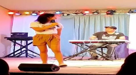 AI Video from prompt: Menyanyi menari