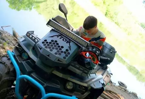 AI Video from prompt: Говорит я дерзкая и уезжает