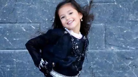 AI Video from prompt: Goth girl bouncing her chest