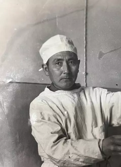 AI Video from prompt: He looked in the camera and slowed smile